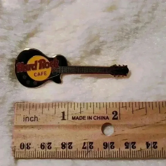 Vintage Hard Rock Cafe Buttons and Pin - Picture 7 of 8